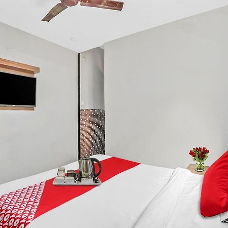Hotel O M Stays Near Akshardham Нью-Дели Экстерьер фото