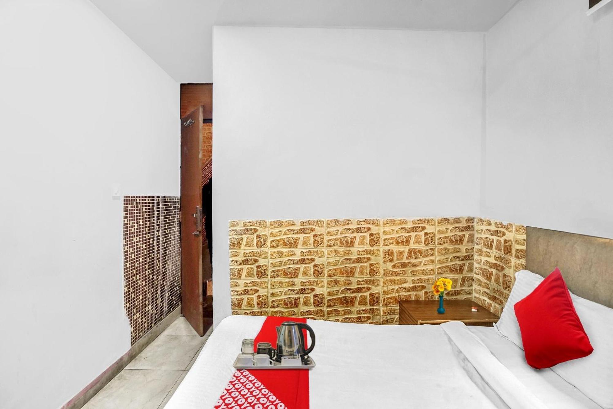 Hotel O M Stays Near Akshardham Нью-Дели Экстерьер фото
