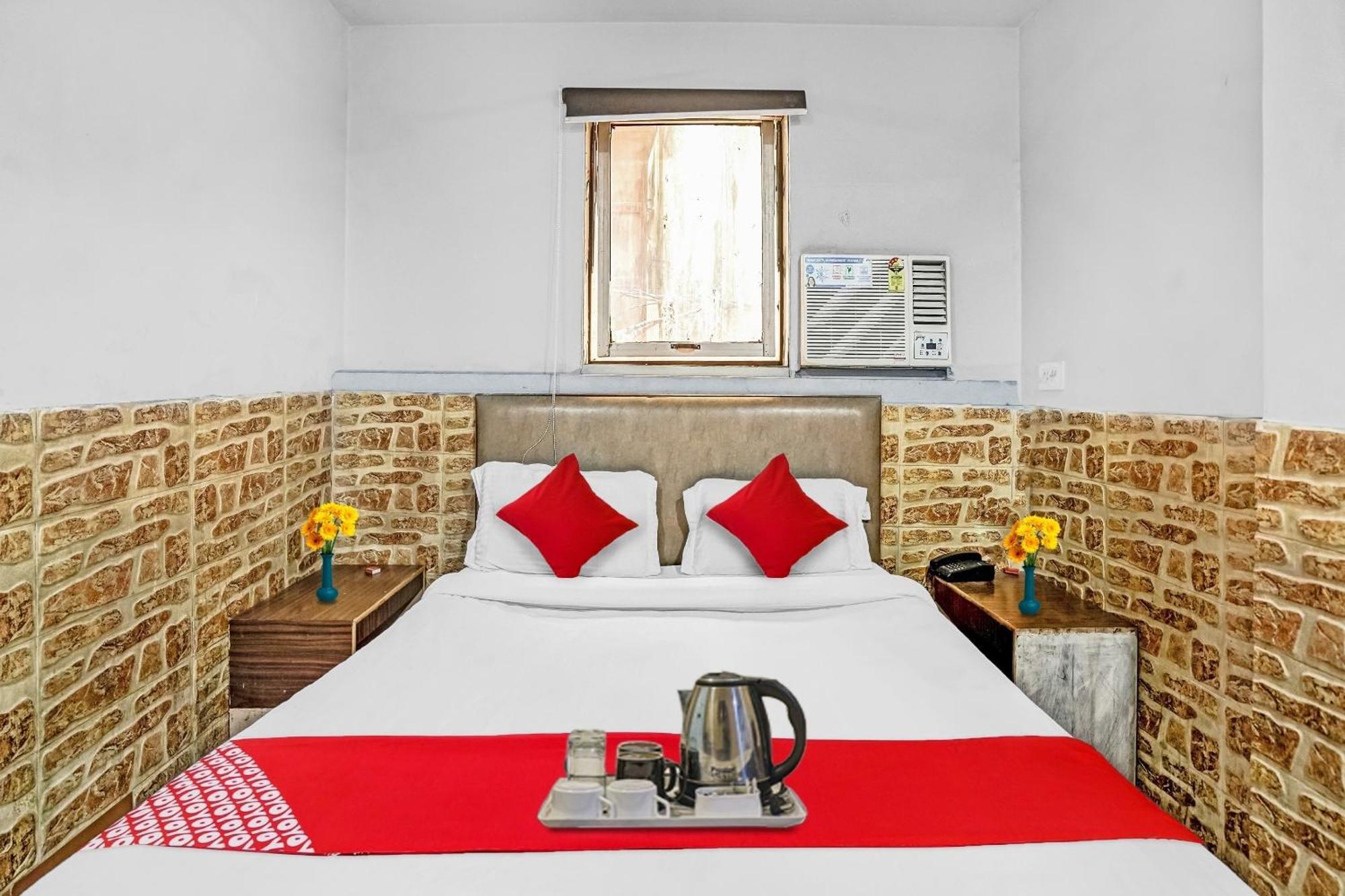 Hotel O M Stays Near Akshardham Нью-Дели Экстерьер фото