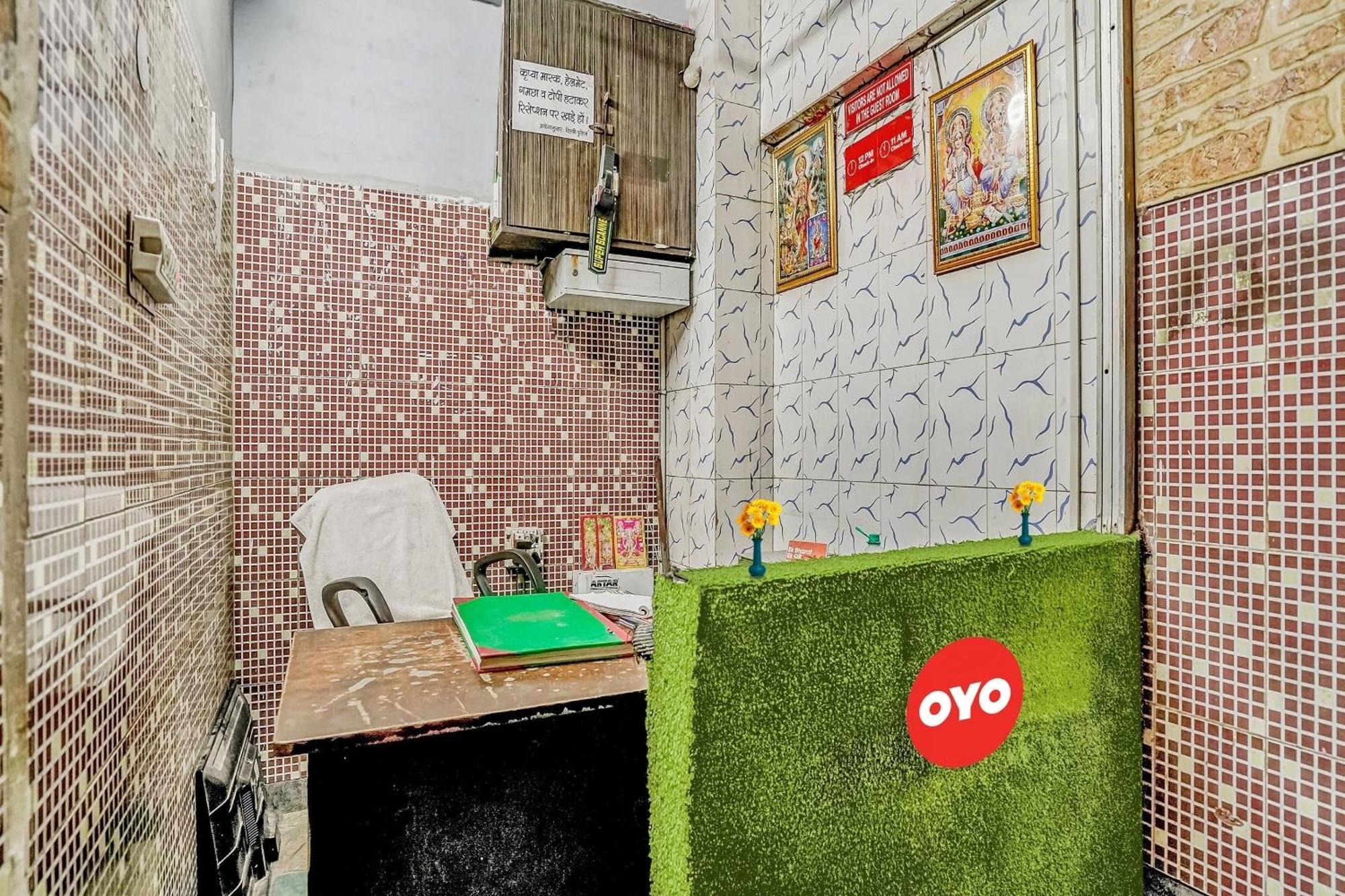Hotel O M Stays Near Akshardham Нью-Дели Экстерьер фото